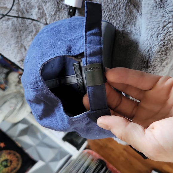 Adidas hat - Picture 3 of 4